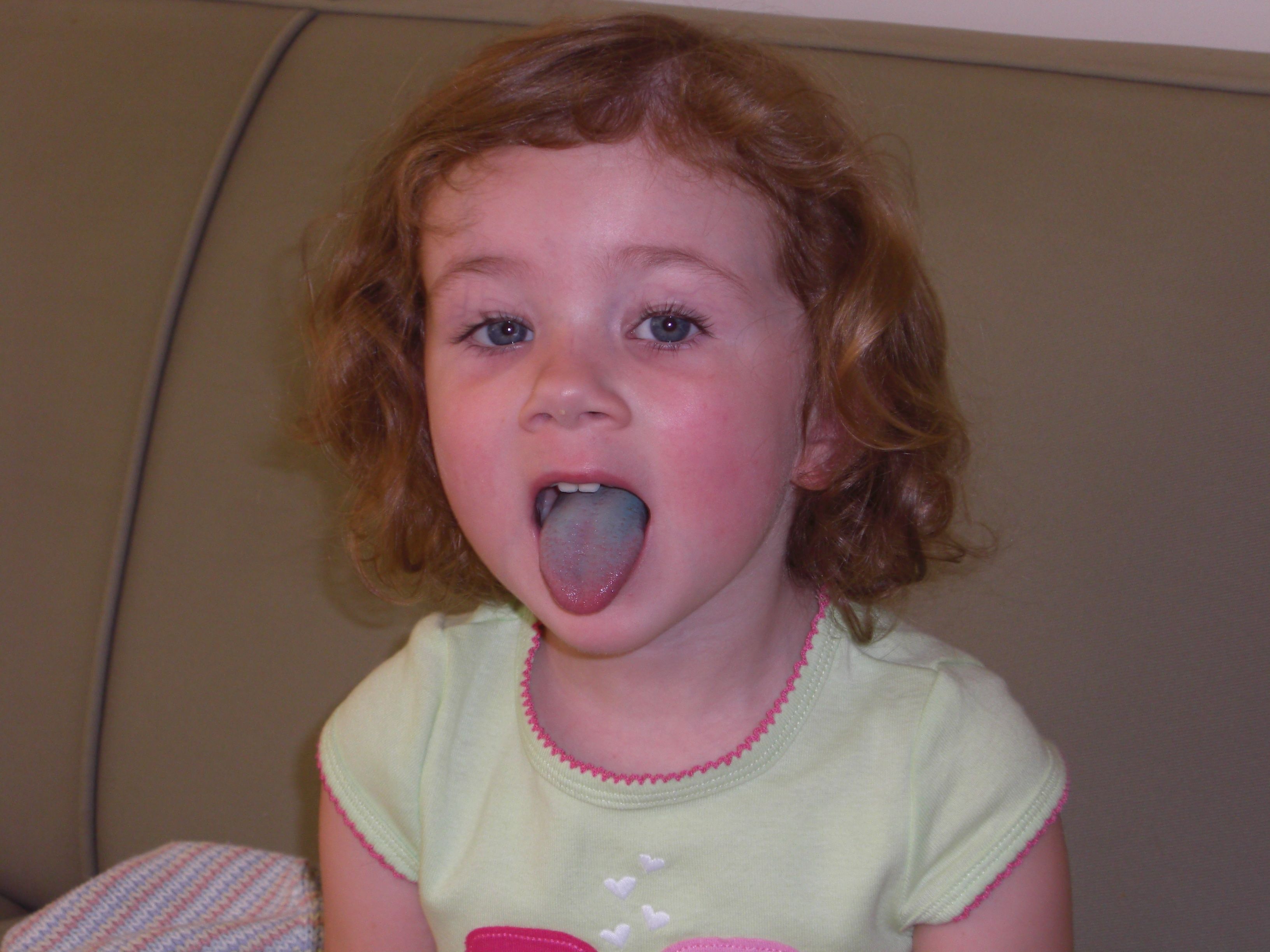 long-tongue-edition-5-close-up-tongue-uvula-view-cleanest-tongue-in